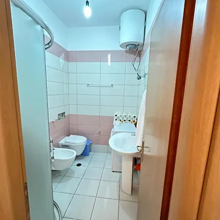 Aron Apartament * ساراندا